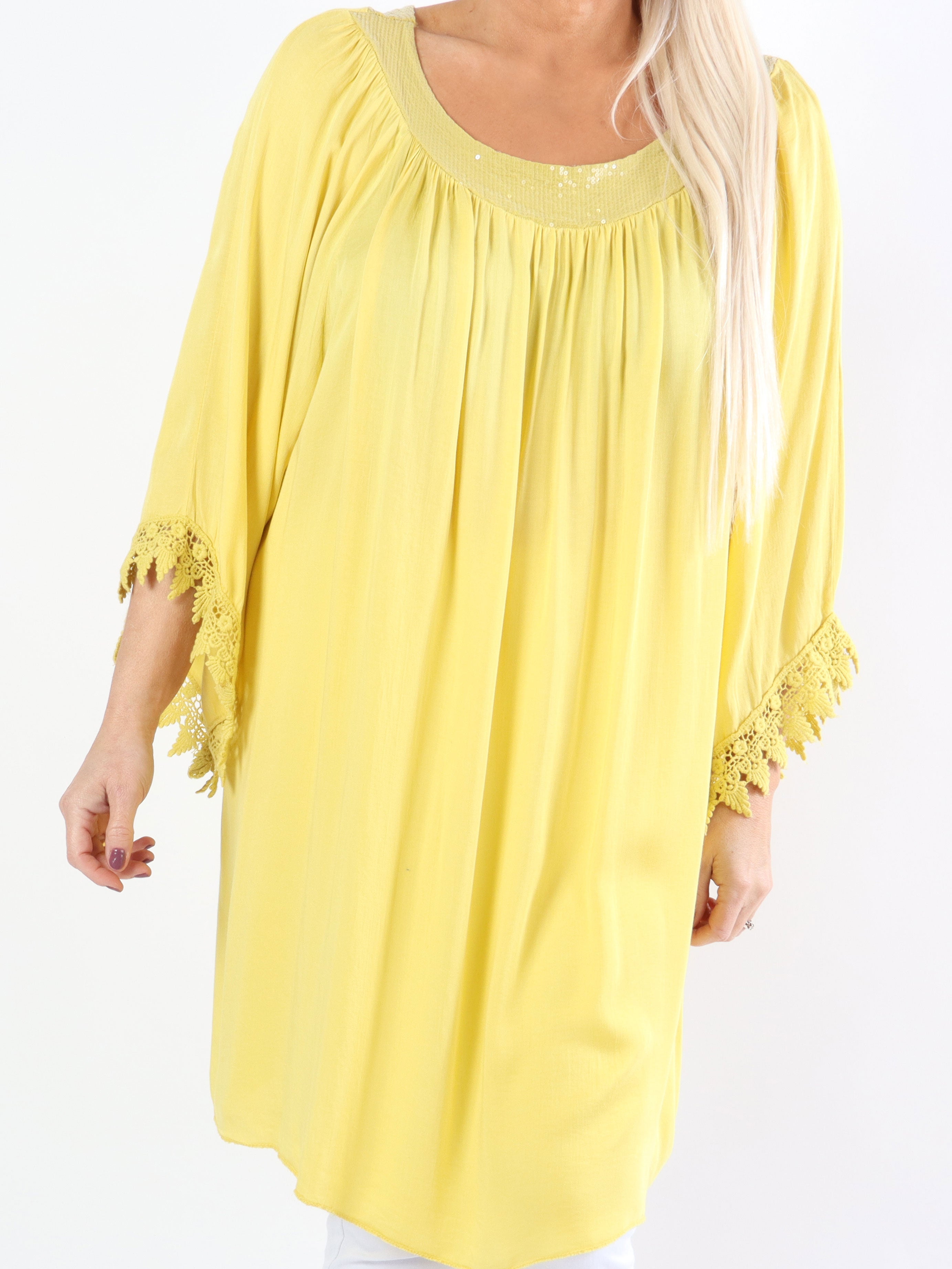 Dolores - Tunikaklänning i plus size med paljetter och broderier